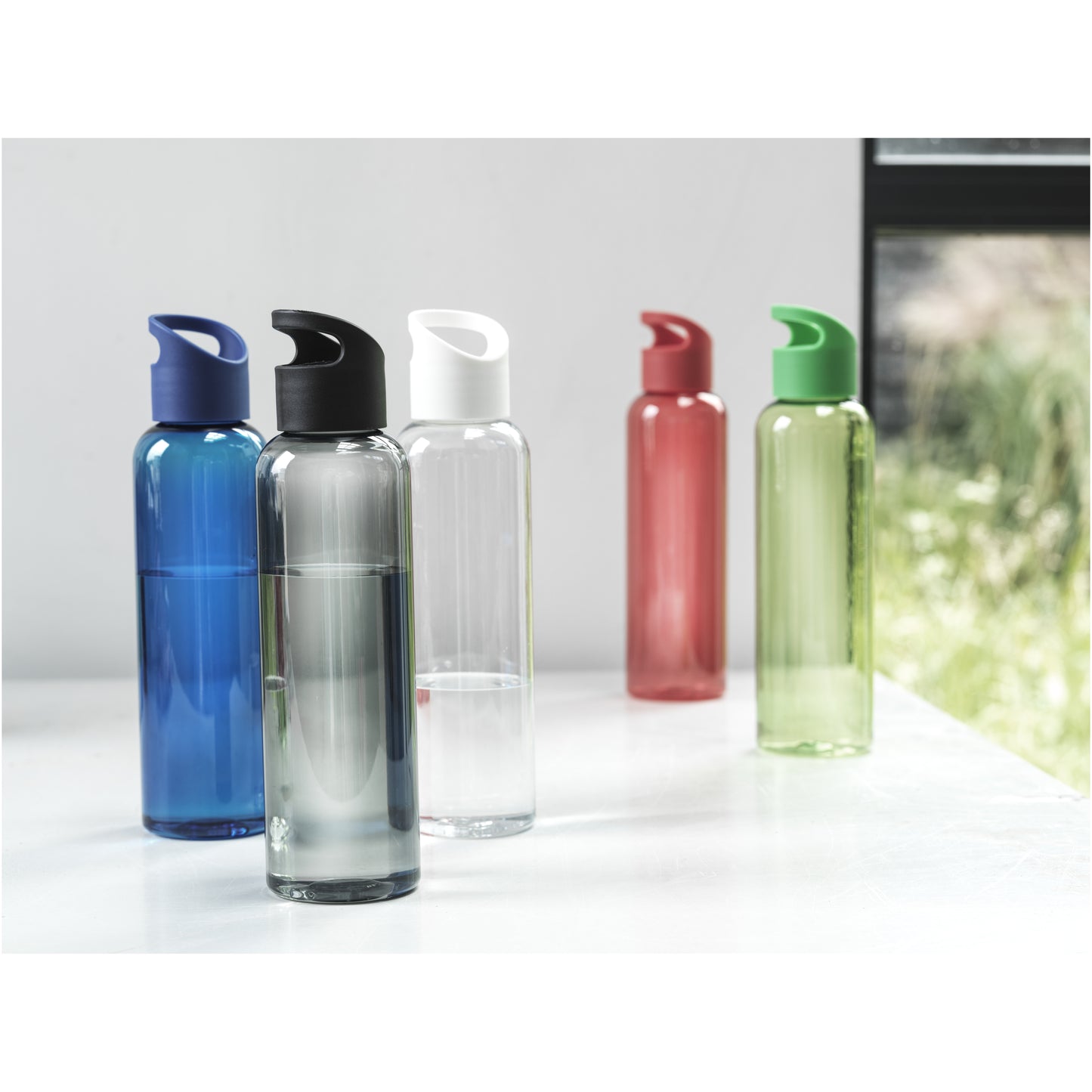 Sky 650 ml vattenflaska av återvunnen plast