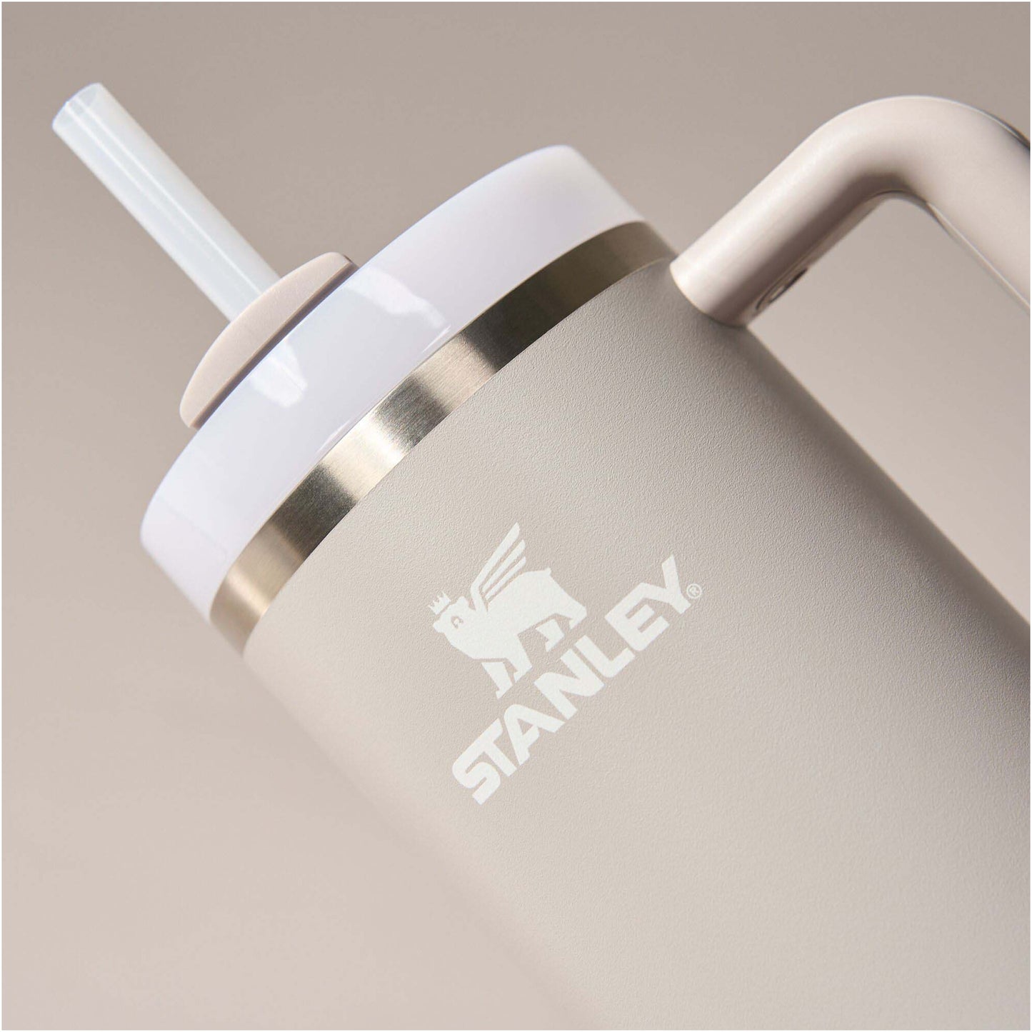 Stanley Quencher® H2.0 FlowState™ 890 ml isolerad mugg i återvunnet rostfritt stål