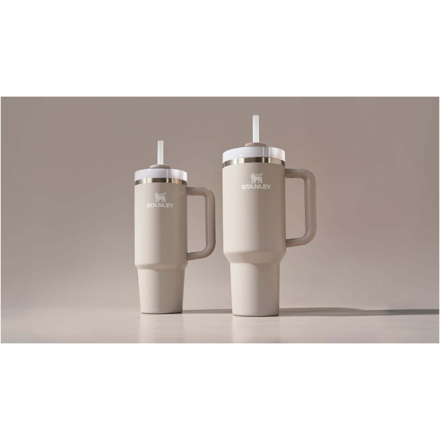 Stanley Quencher® H2.0 FlowState™ 890 ml isolerad mugg i återvunnet rostfritt stål