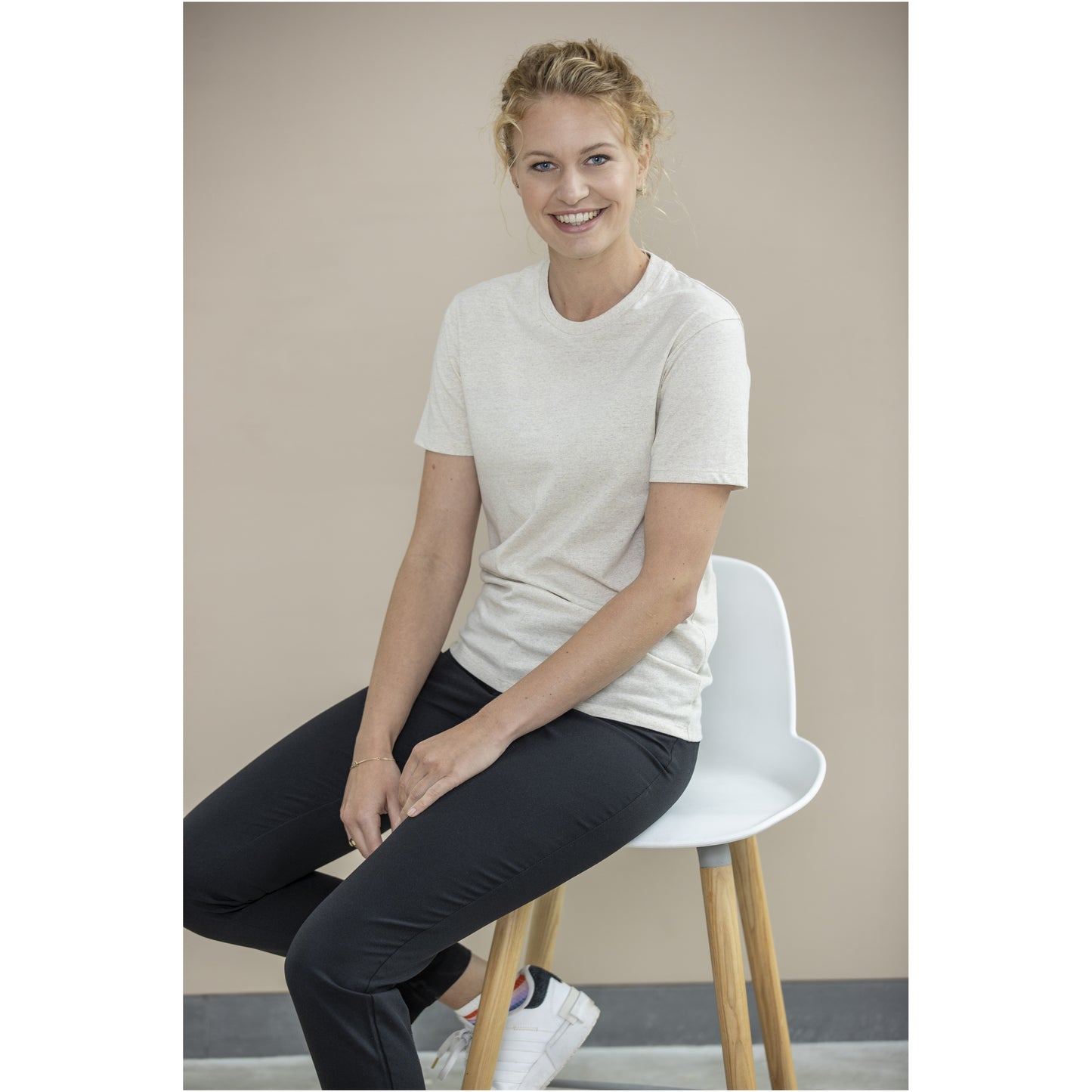 Avalite  kortärmad unisex T-shirt av Aware™-återvunnet material